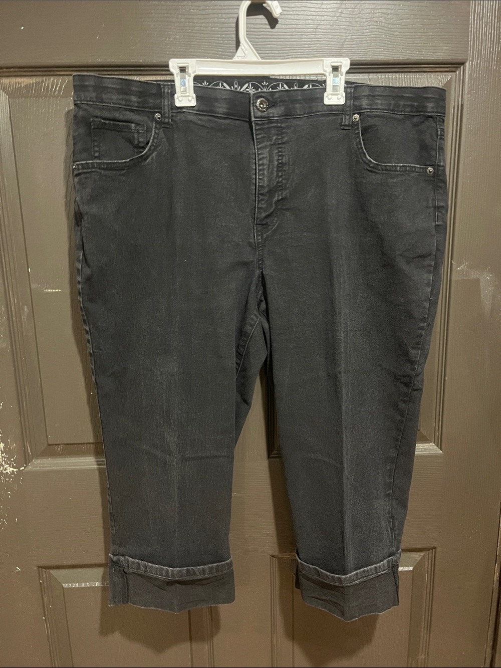 Faded Glory Black Capri Jeans